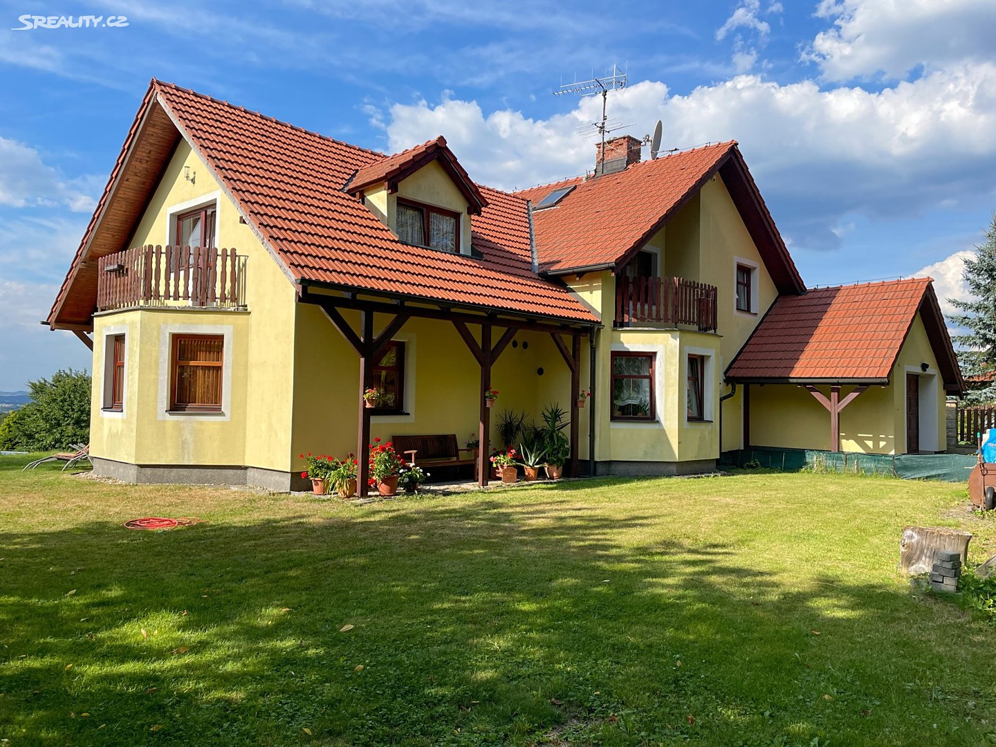Prodej  rodinného domu 348 m², pozemek 1 947 m², Dlouhý Most, okres Liberec