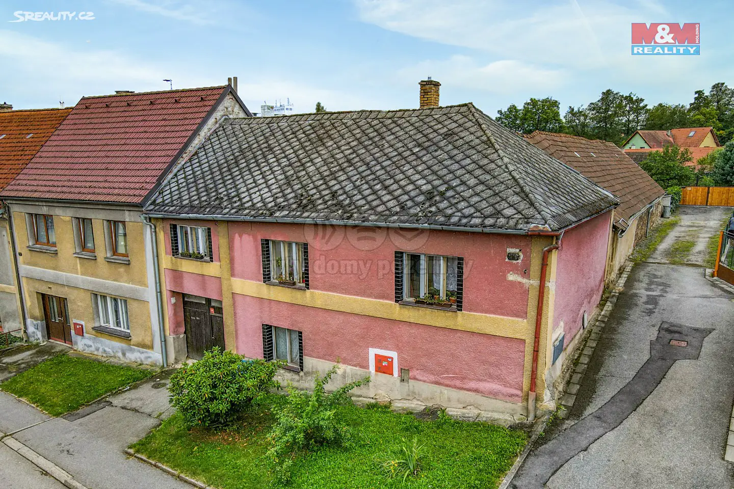 Prodej  rodinného domu 426 m², pozemek 525 m², Městská, Strunkovice nad Blanicí