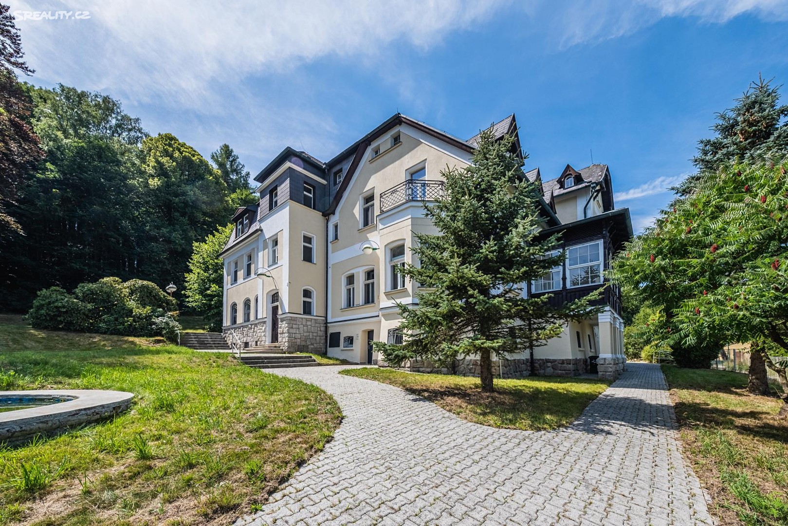 Prodej  vícegeneračního domu 960 m², pozemek 5 898 m², Tovární, Plesná