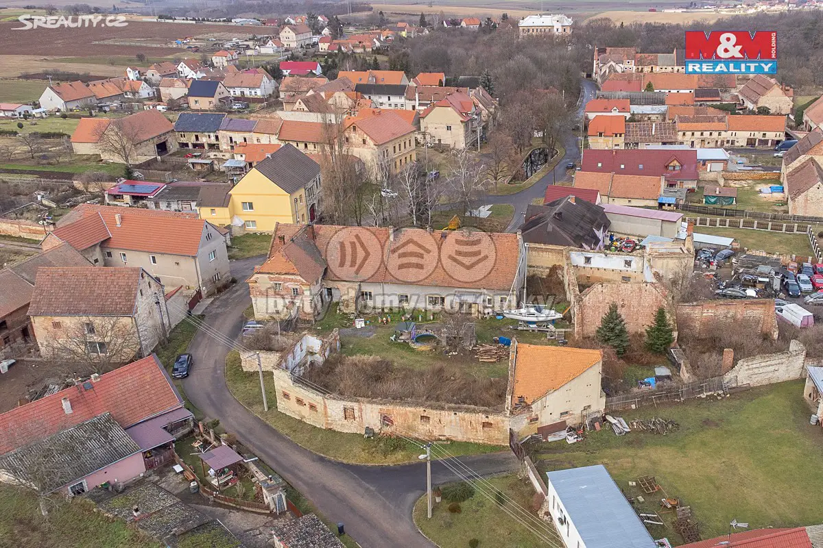 Prodej  zemědělské usedlosti 224 m², pozemek 2 135 m², Liběšice - Líčkov, okres Louny