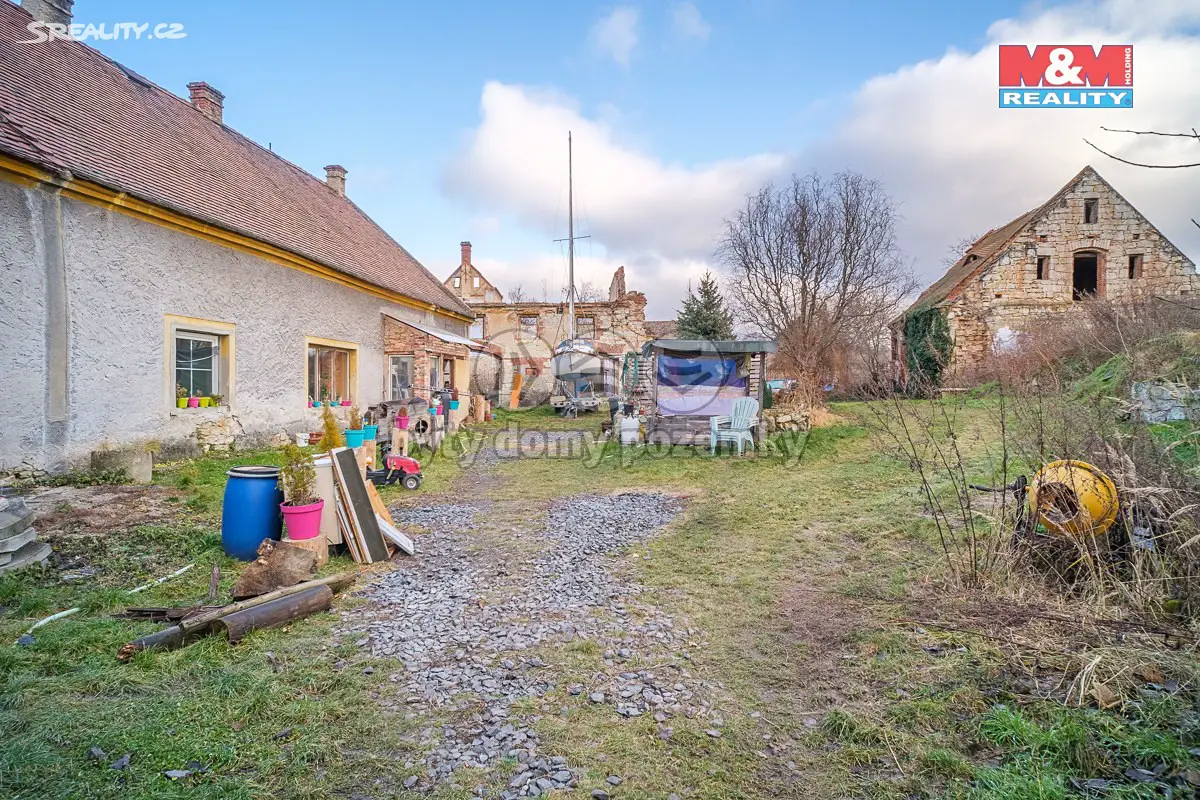 Prodej  zemědělské usedlosti 224 m², pozemek 2 135 m², Liběšice - Líčkov, okres Louny