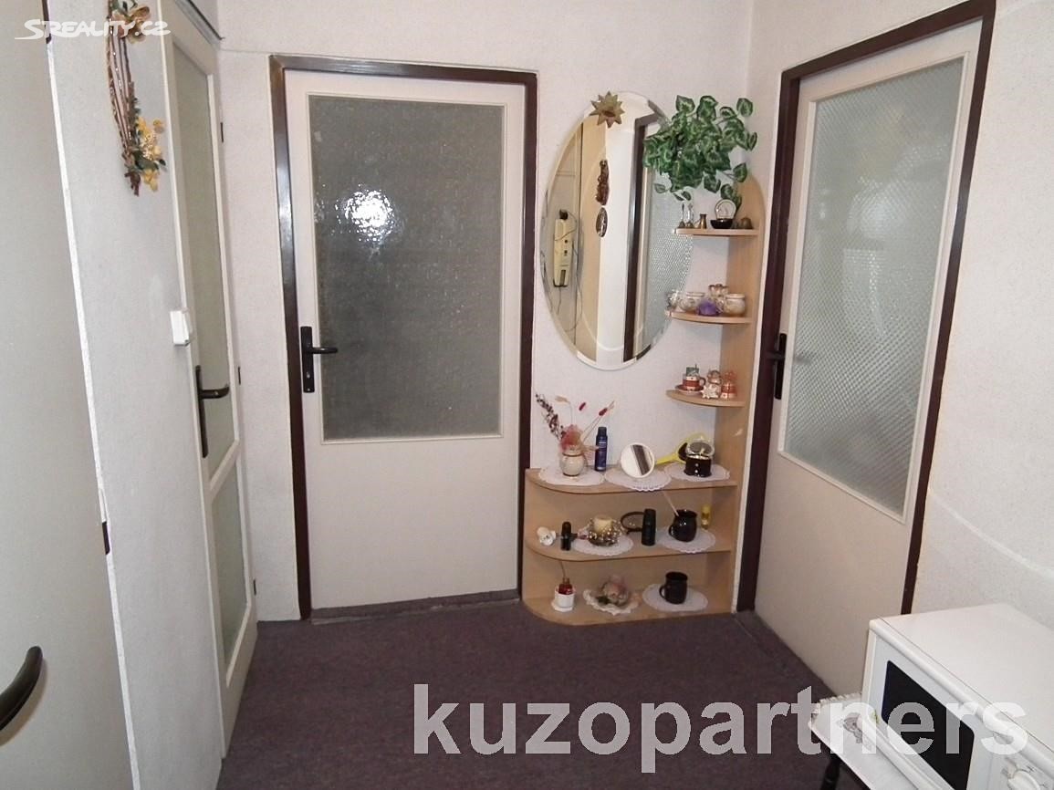 Pronájem bytu 3+1 60 m², Severní, Hradec Králové - Slezské Předměstí