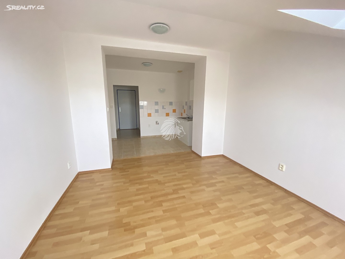 Pronájem bytu 1+kk 28 m², Kotlaska, Praha 8 - Libeň