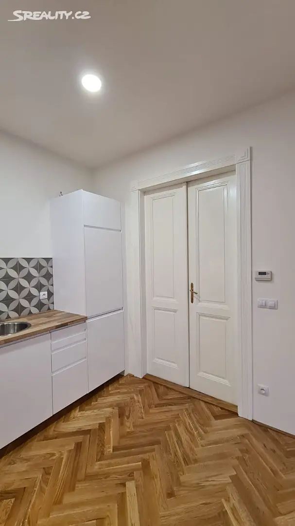 Pronájem bytu 2+kk 50 m², Vinohradská, Praha 3 - Vinohrady