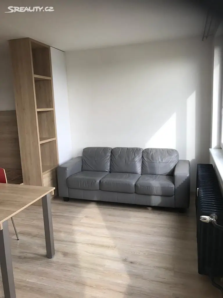 Prodej bytu 1+kk 32 m², Topolová, Praha - Záběhlice