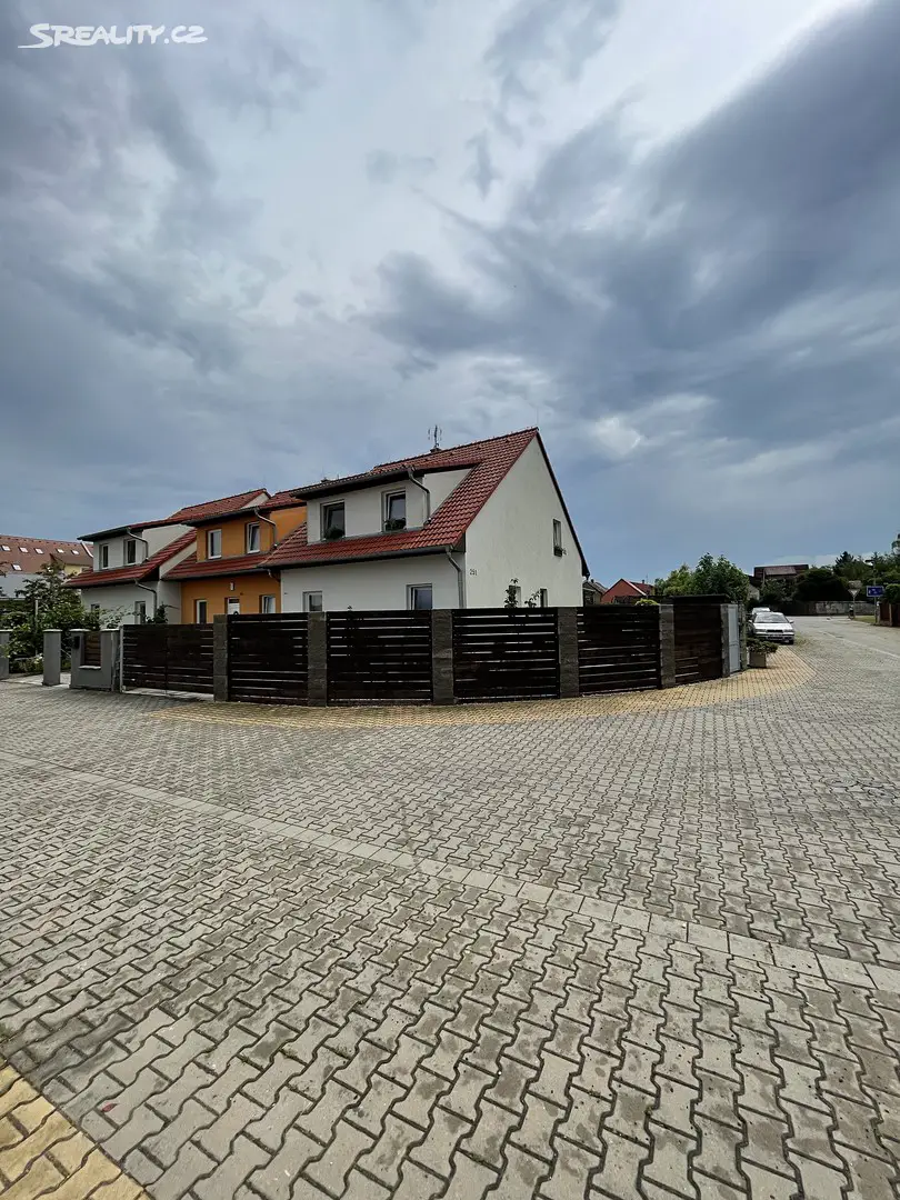 Prodej  rodinného domu 130 m², pozemek 250 m², Břežany II, okres Kolín