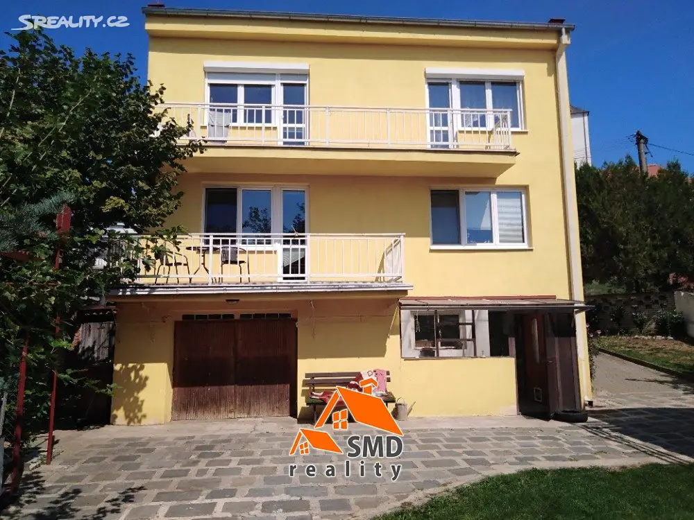 Prodej  rodinného domu 300 m², pozemek 1 024 m², Městečko, Nosislav