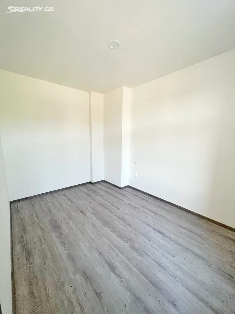 Pronájem bytu 2+kk 42 m², Tomáše Bati, Třebíč - Borovina