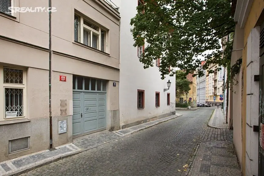 Pronájem bytu 1+kk 29 m², Říční, Praha 1 - Malá Strana
