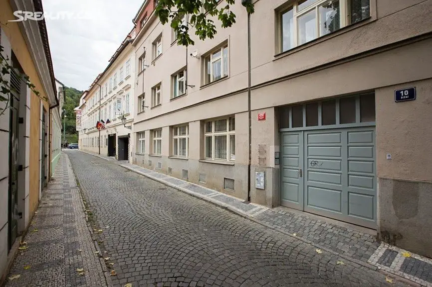 Pronájem bytu 1+kk 29 m², Říční, Praha 1 - Malá Strana