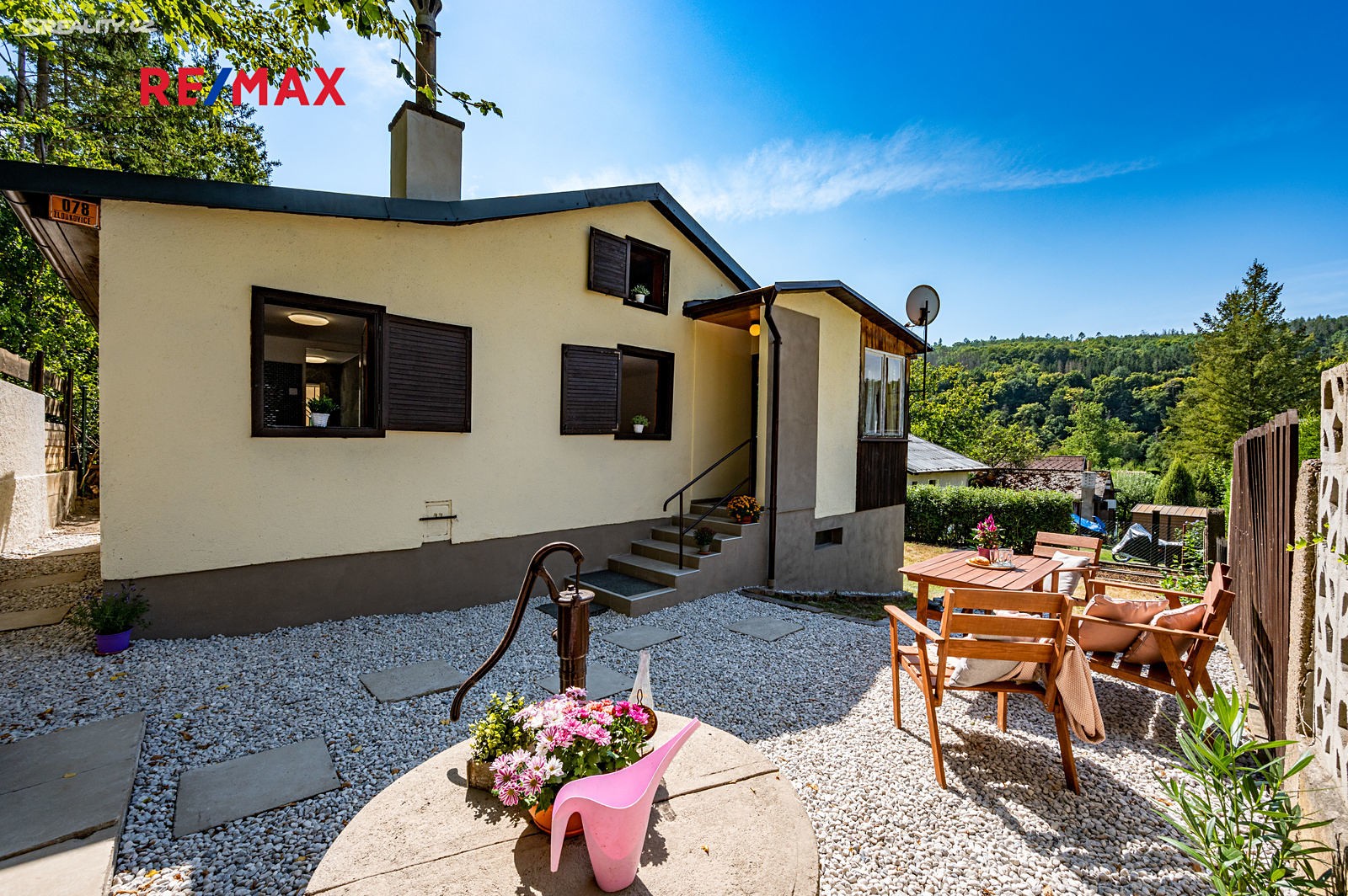 Prodej  chaty 59 m², pozemek 217 m², Nižbor - Žloukovice, okres Beroun