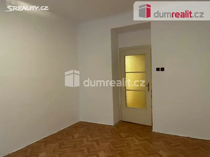 Pronájem bytu 1+1 45 m², Slovinská, Praha 10 - Vršovice