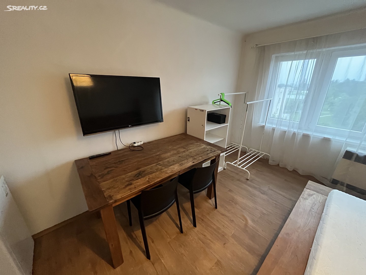 Pronájem bytu 1+kk 30 m² (Podkrovní), Zenklova, Praha 8 - Libeň