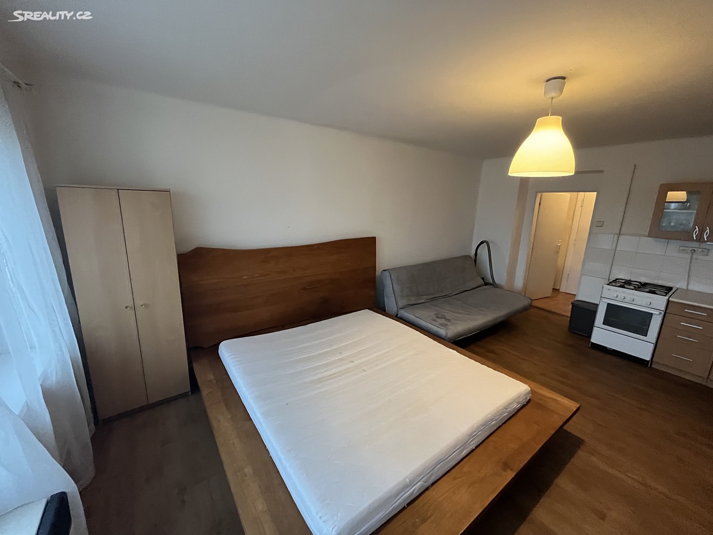 Pronájem bytu 1+kk 30 m² (Podkrovní), Zenklova, Praha 8 - Libeň