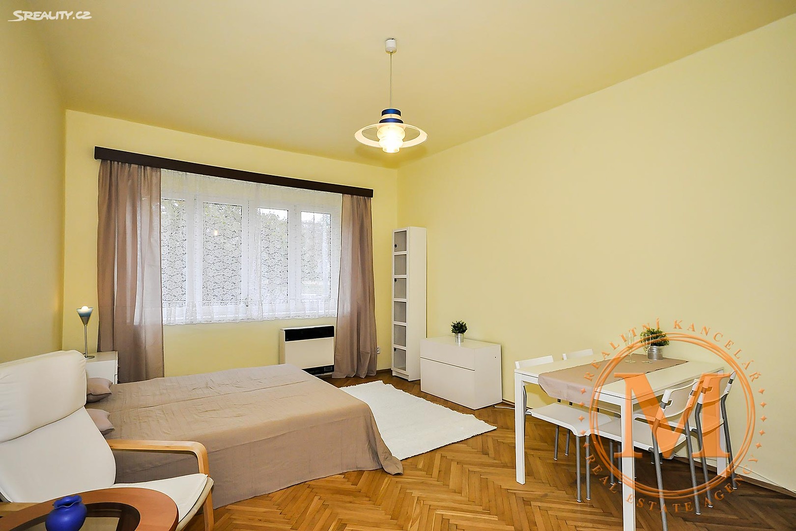 Pronájem bytu 1+kk 35 m², Ruská, Praha 10 - Vršovice