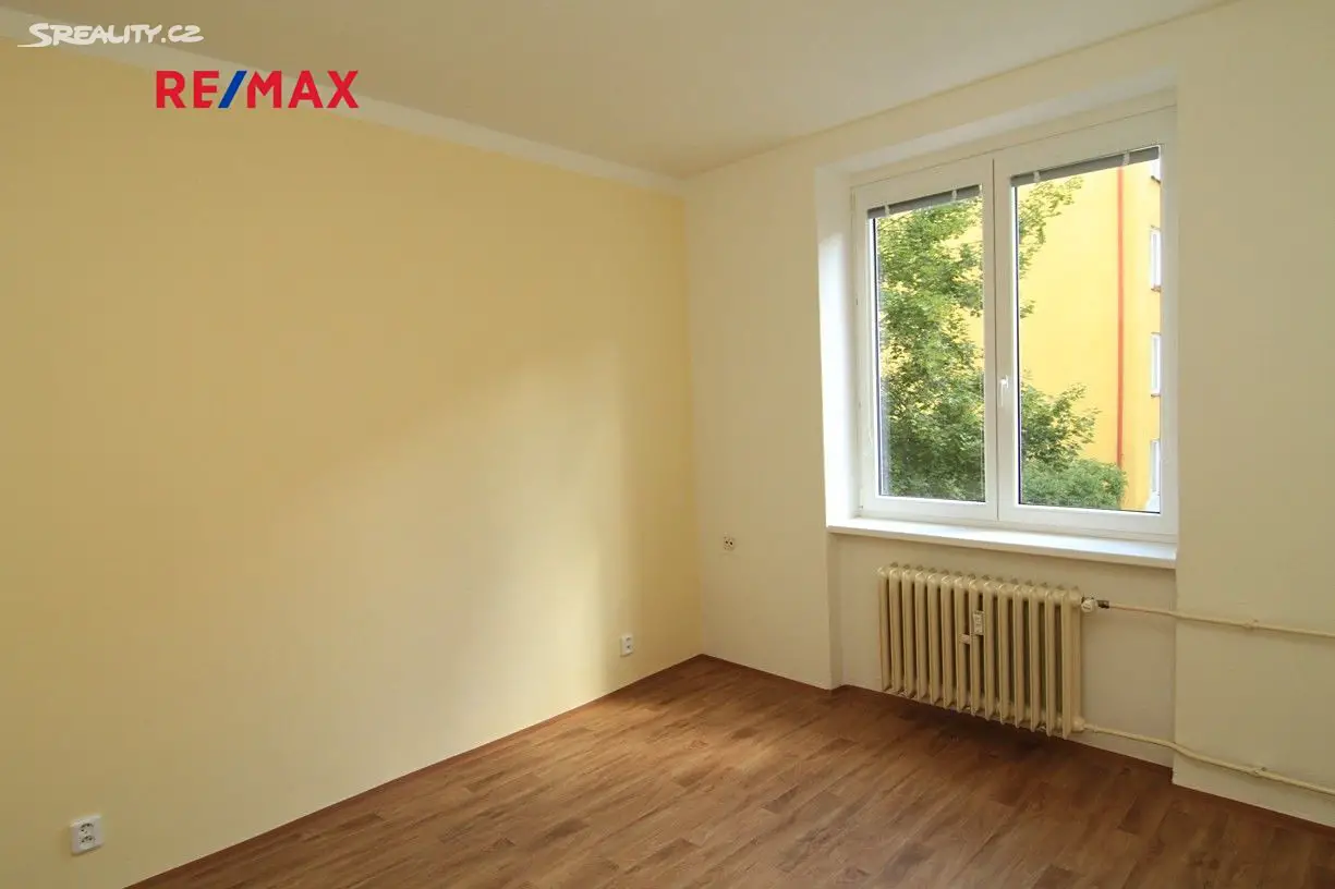 Pronájem bytu 2+1 55 m², K. Čapka, Karlovy Vary