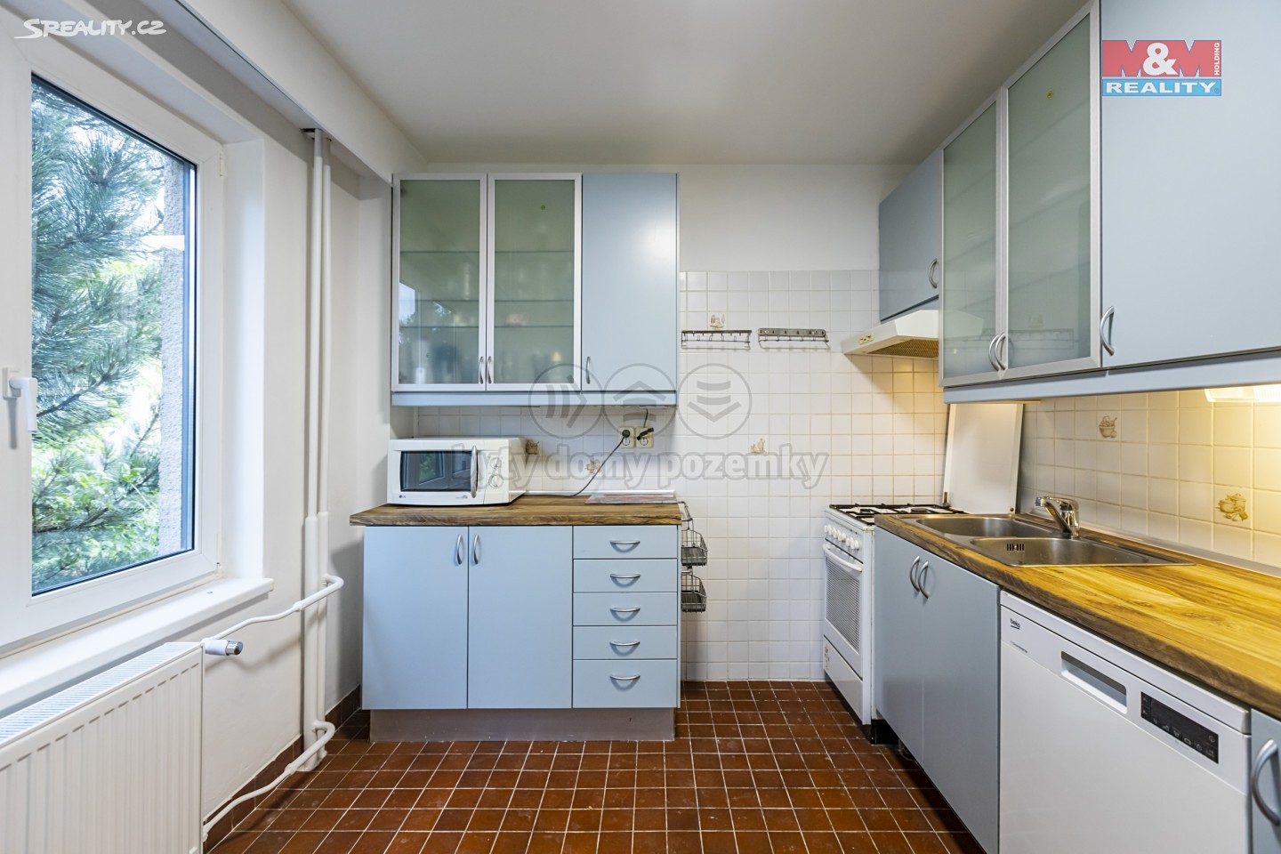 Pronájem  rodinného domu 201 m², pozemek 1 012 m², Neratovická, Praha 8 - Kobylisy