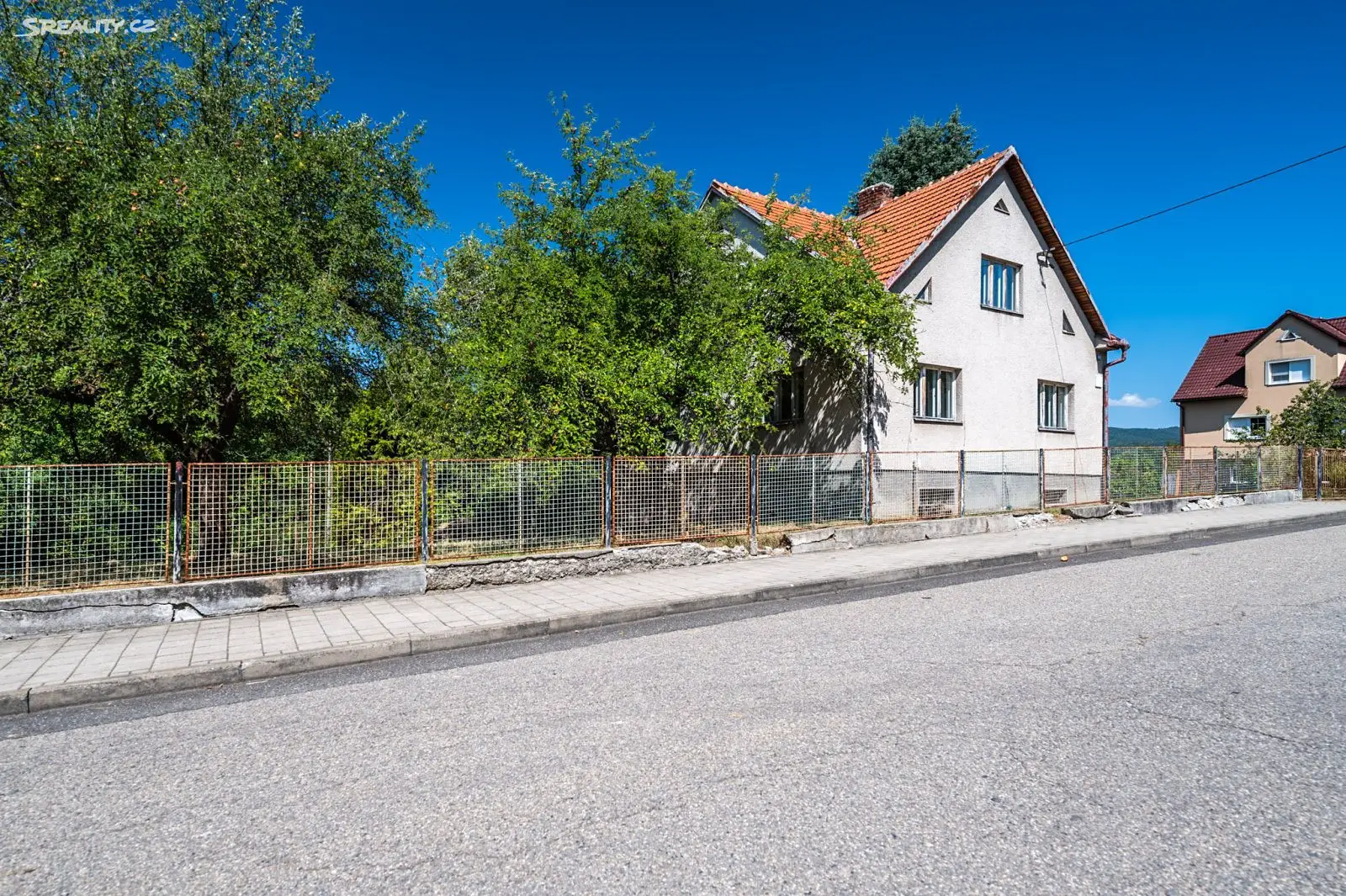 Prodej  rodinného domu 260 m², pozemek 732 m², Dolní Lhota, okres Zlín