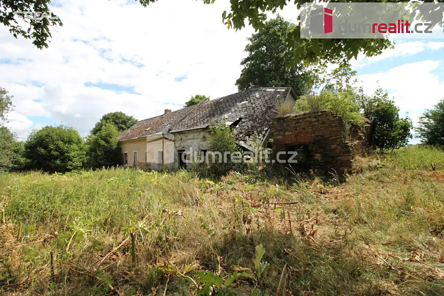 Prodej  rodinného domu 300 m², pozemek 1 636 m², Teplá - Bezvěrov, okres Cheb
