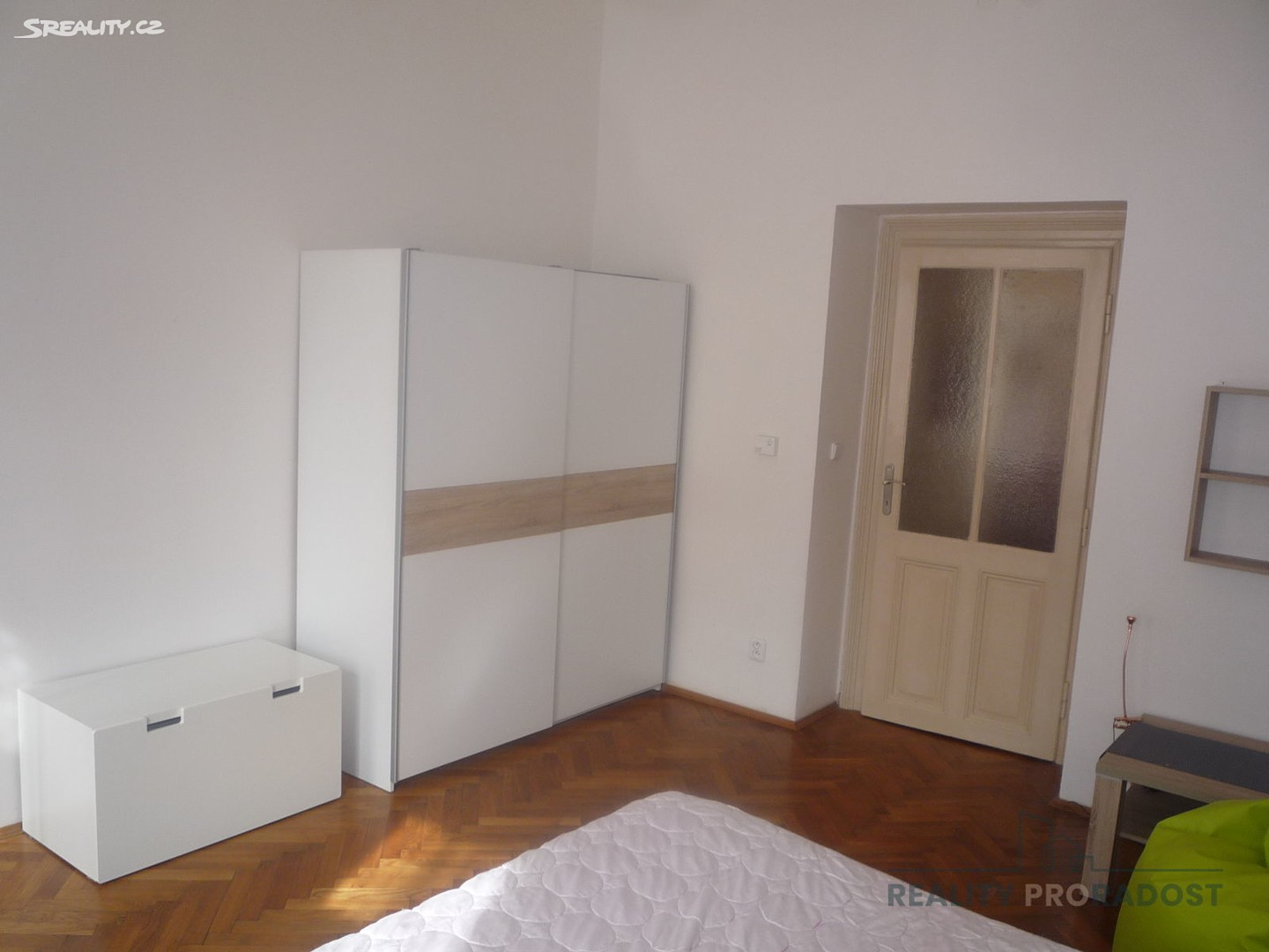 Pronájem bytu 1+1 45 m², U Trojice, Praha 5 - Smíchov