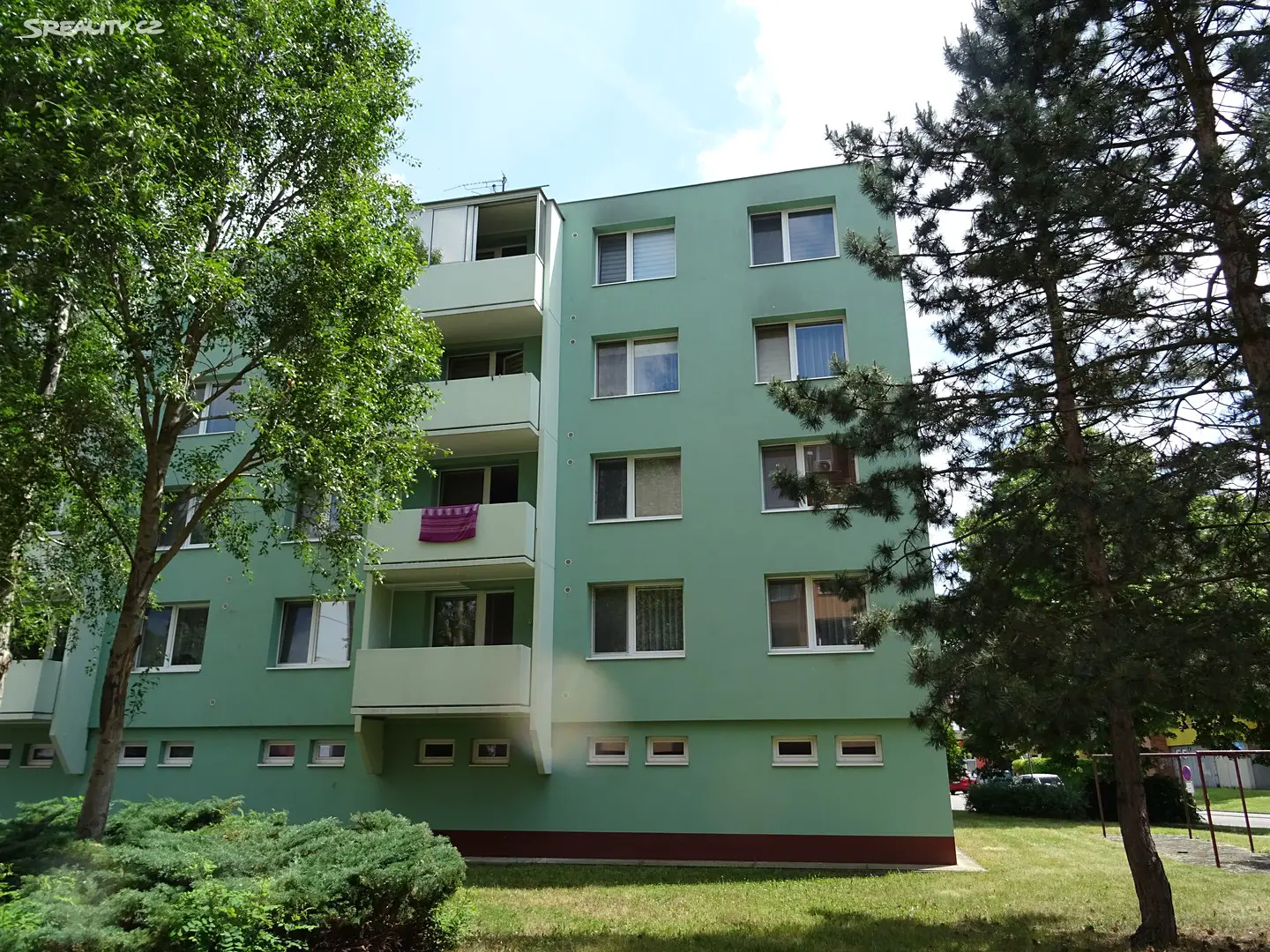 Pronájem bytu 3+1 60 m² (Loft), Nádražní, Břeclav - Poštorná