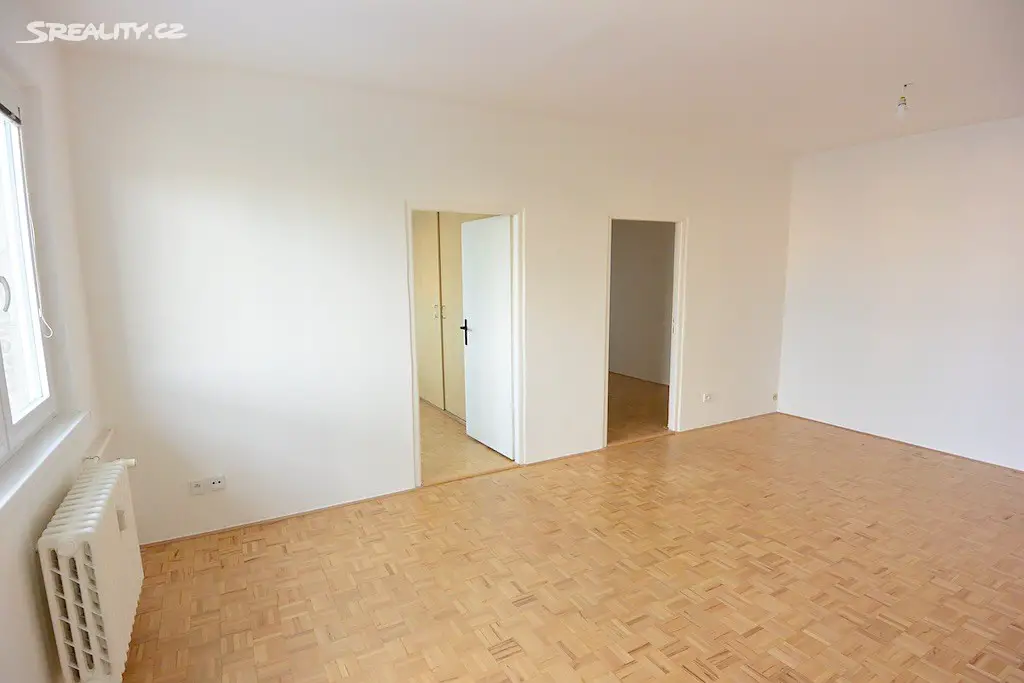 Pronájem bytu 3+1 58 m², třída Svobody, Zlín - Malenovice