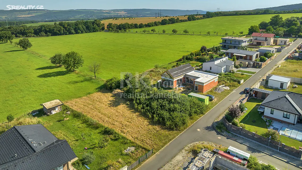 Prodej  stavebního pozemku 1 090 m², Větrná, Svinaře - Halouny