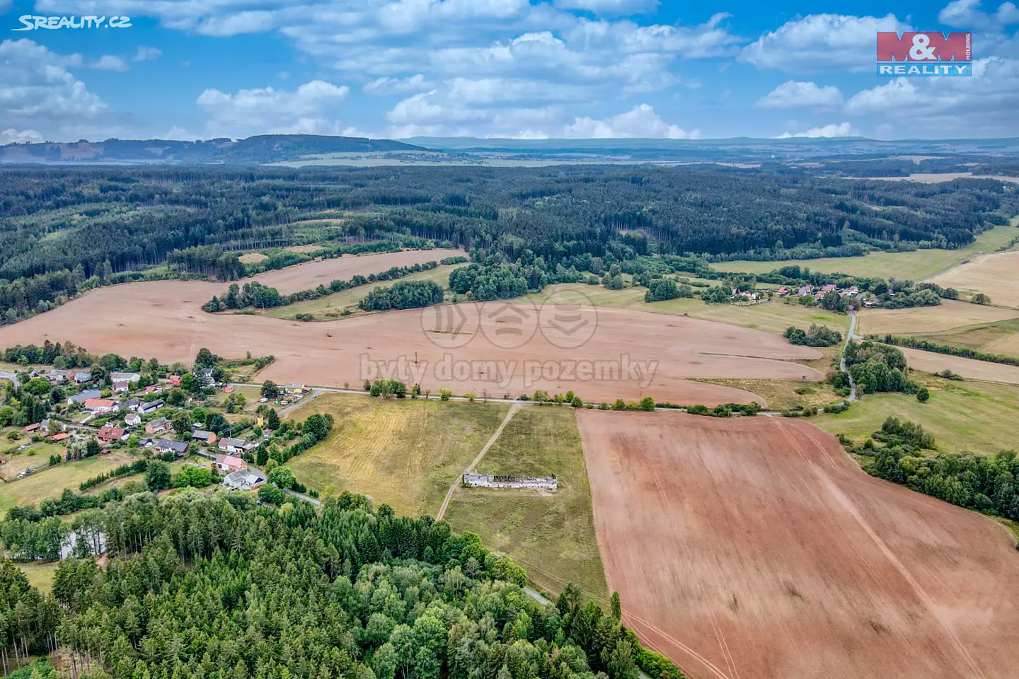 Prodej  komerčního pozemku 28 002 m², Bezvěrov - Buč, okres Plzeň-sever