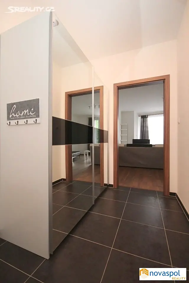 Pronájem bytu 1+kk 37 m², Rižská, Praha 10 - Hostivař