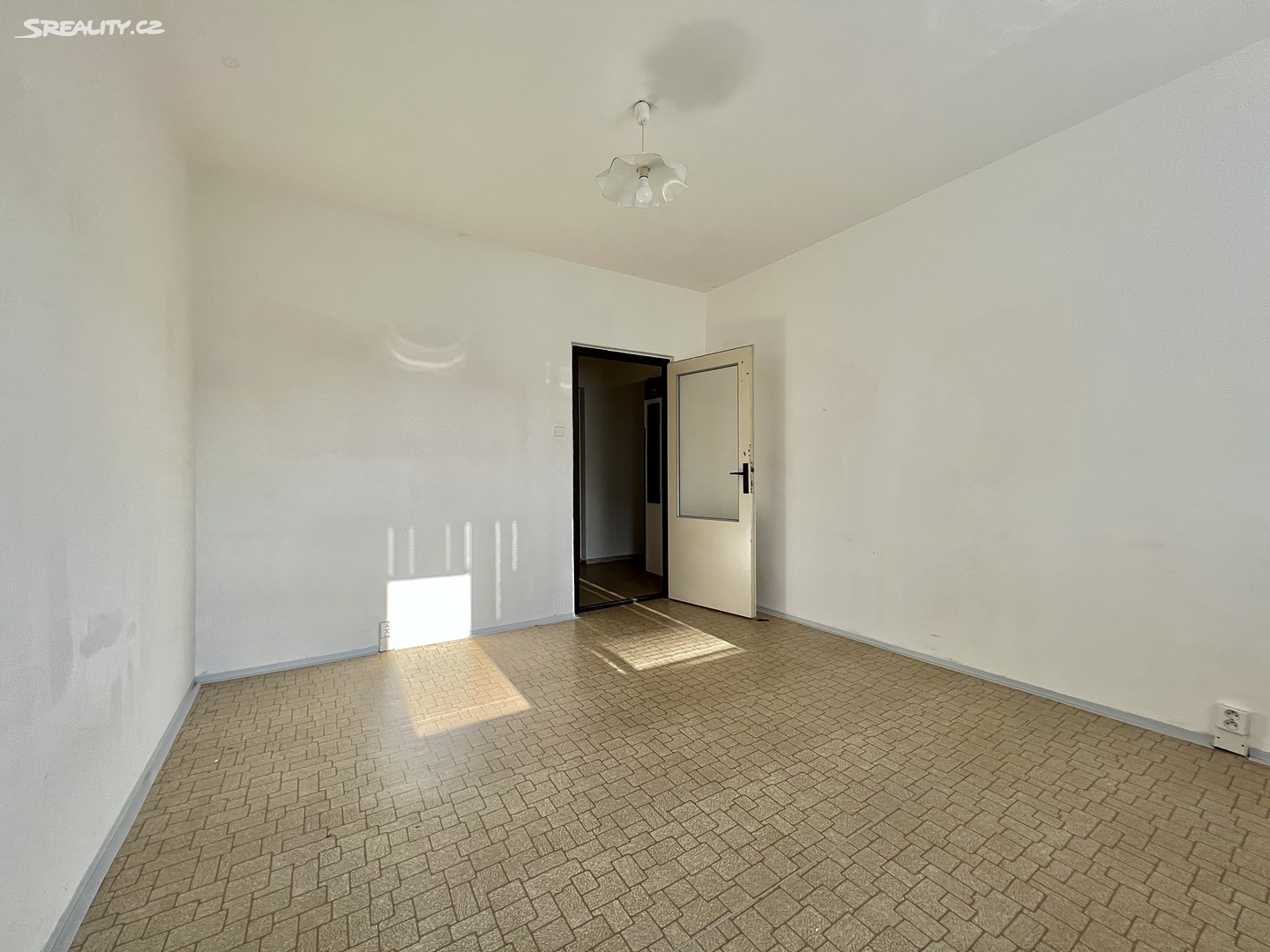 Pronájem bytu 2+1 61 m², Konečná, Karlovy Vary - Rybáře