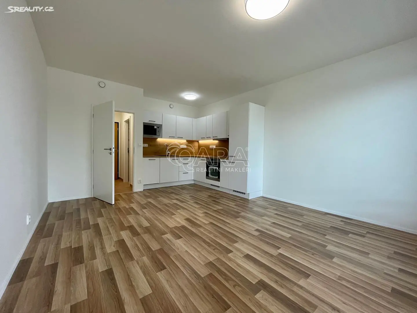 Pronájem bytu 1+kk 34 m², U Nového dvora, Praha 4 - Lhotka