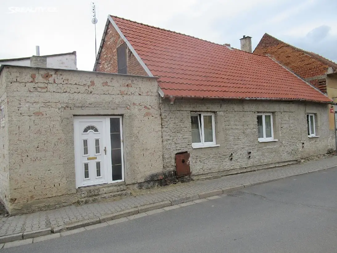 Prodej  rodinného domu 464 m², pozemek 628 m², Sekule, Veselí nad Moravou - Milokošť
