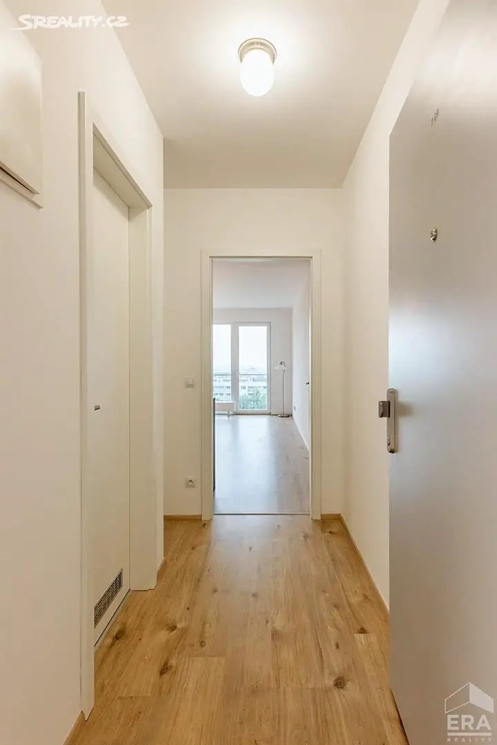 Pronájem bytu 1+kk 31 m², Jurkovičova, Praha 4 - Háje