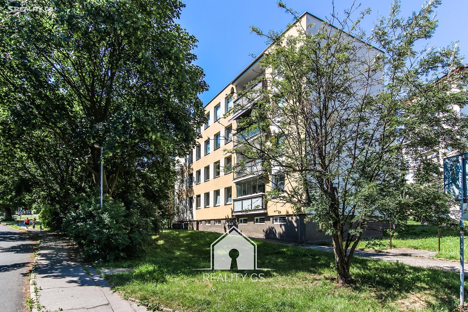 Pronájem bytu 1+kk 32 m² (Mezonet), Spartakiádní, Ústí nad Labem - Všebořice