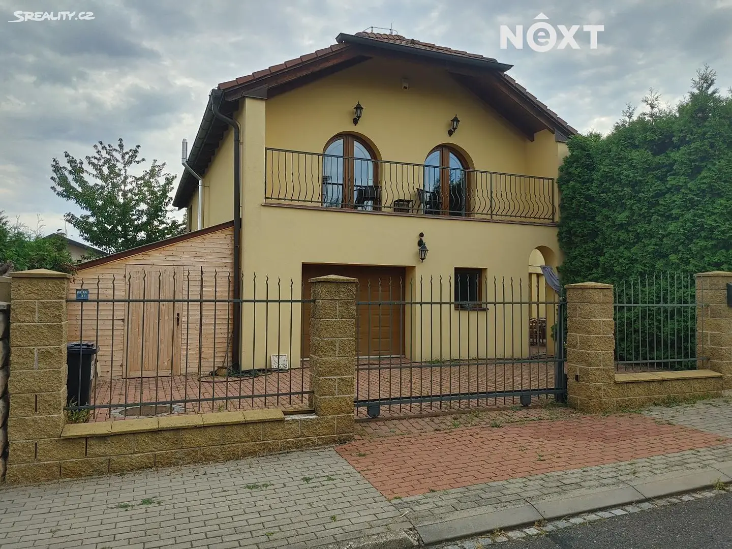 Pronájem  rodinného domu 130 m², pozemek 144 m², Pod Valem, Praha 10 - Štěrboholy
