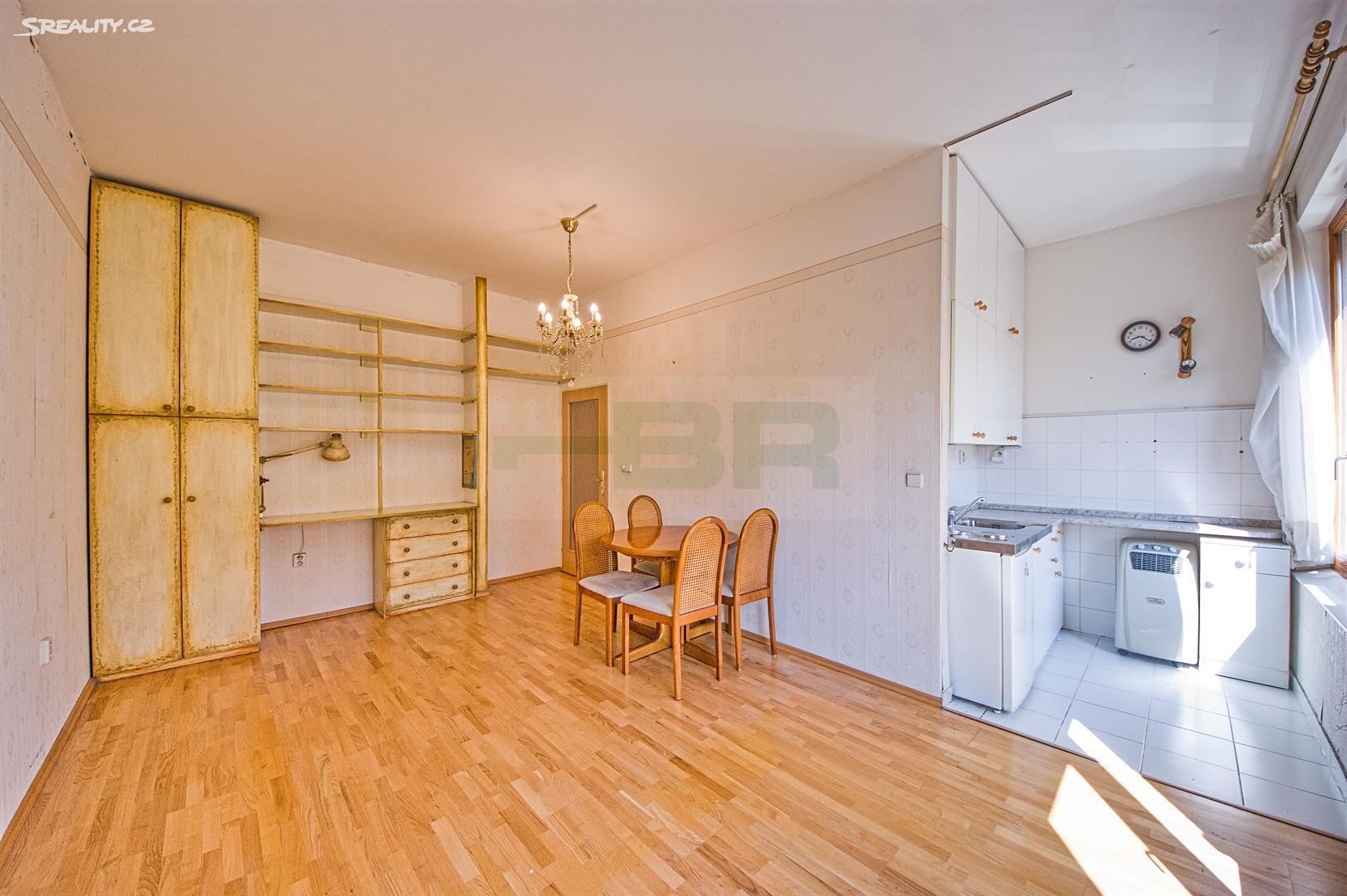Prodej bytu 1+kk 27 m², Voroněžská, Praha 10 - Vinohrady