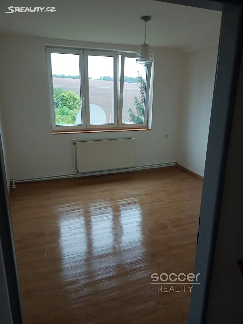 Prodej bytu 4+1 80 m², Plaňany, okres Kolín
