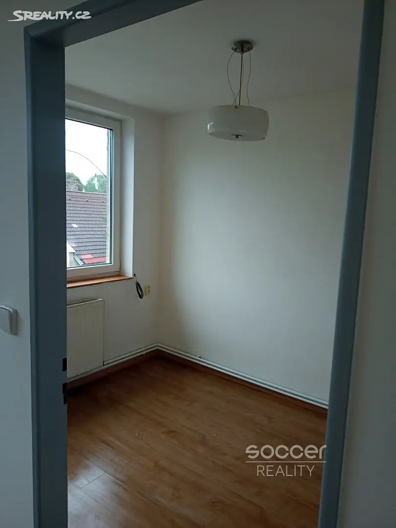 Prodej bytu 4+1 80 m², Plaňany, okres Kolín