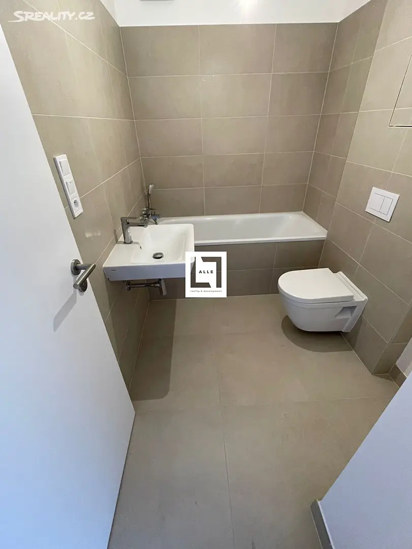 Pronájem bytu 1+kk 32 m², Hasičská, Ostrava - Hrabůvka