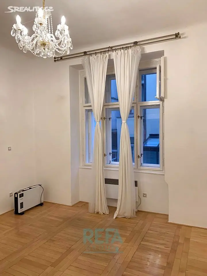 Pronájem bytu 1+kk 27 m², Elišky Krásnohorské, Praha 1 - Josefov
