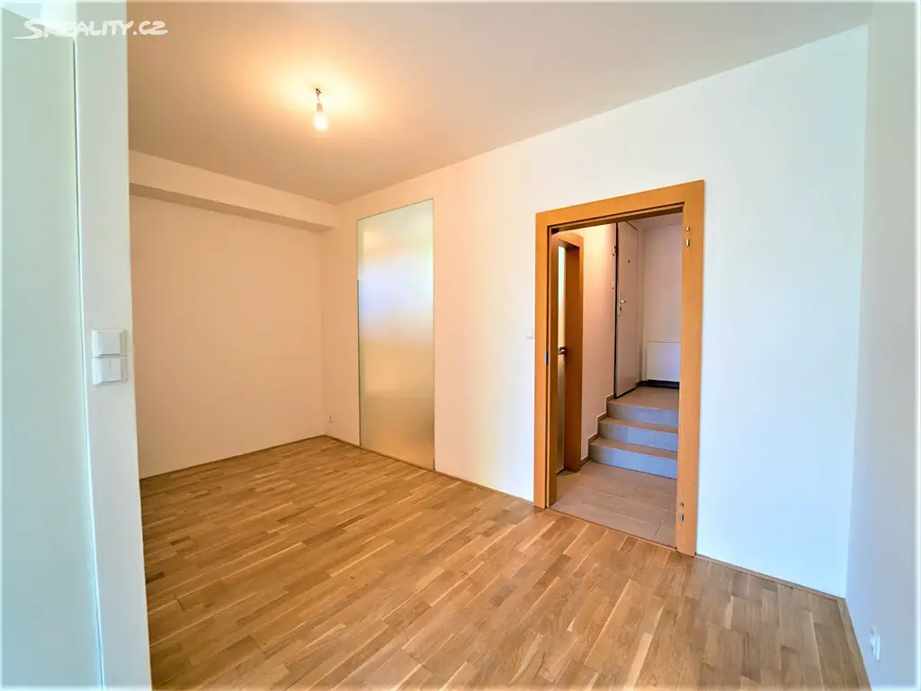 Pronájem bytu 1+kk 77 m², K lesu, Praha 4 - Kamýk