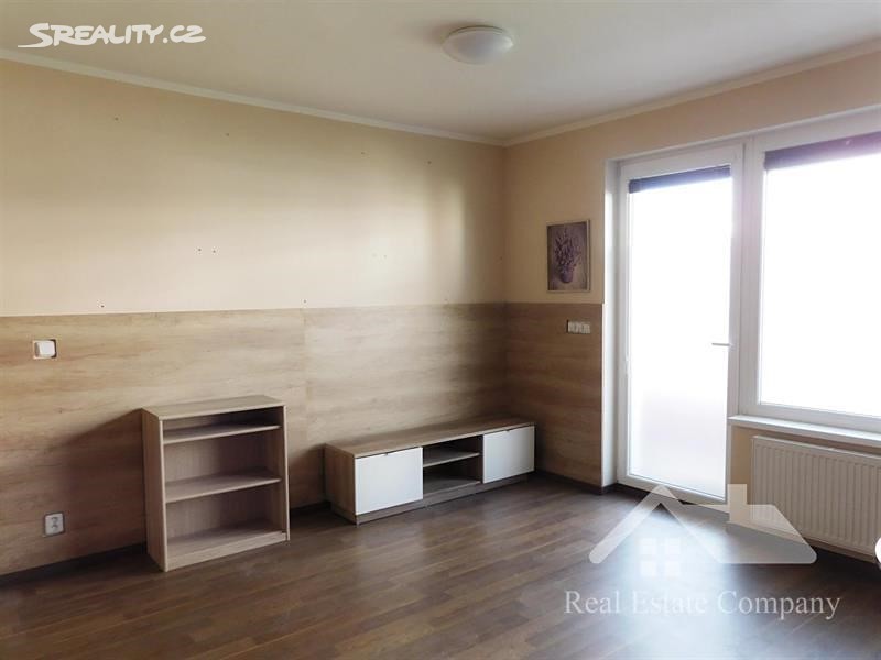 Pronájem bytu 1+kk 38 m², Praha 9 - Letňany