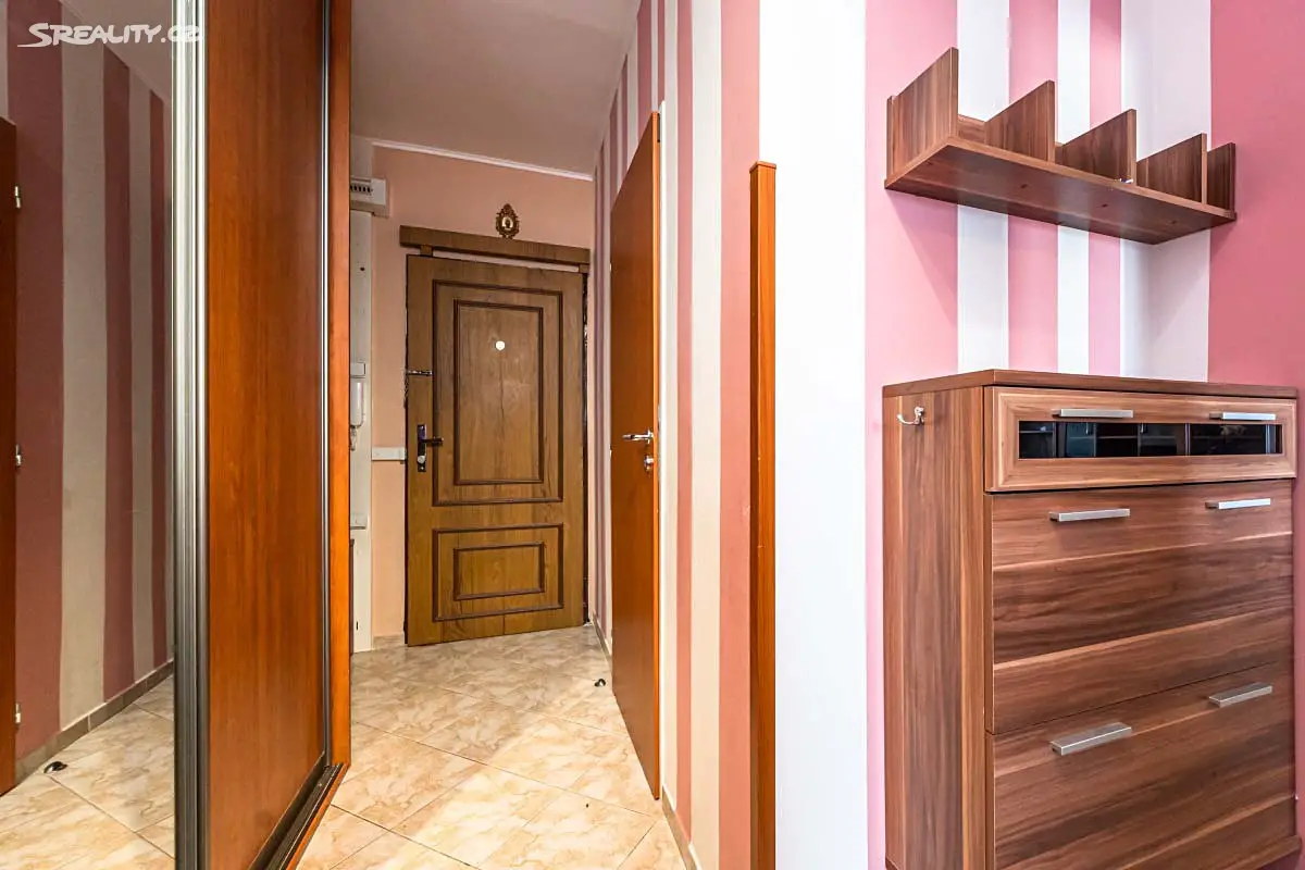 Pronájem bytu 2+kk 42 m², V Hůrkách, Praha 5 - Stodůlky