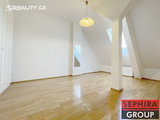 Pronájem bytu 3+1 93 m² (Mezonet), Vinohradská, Praha 3 - Vinohrady
