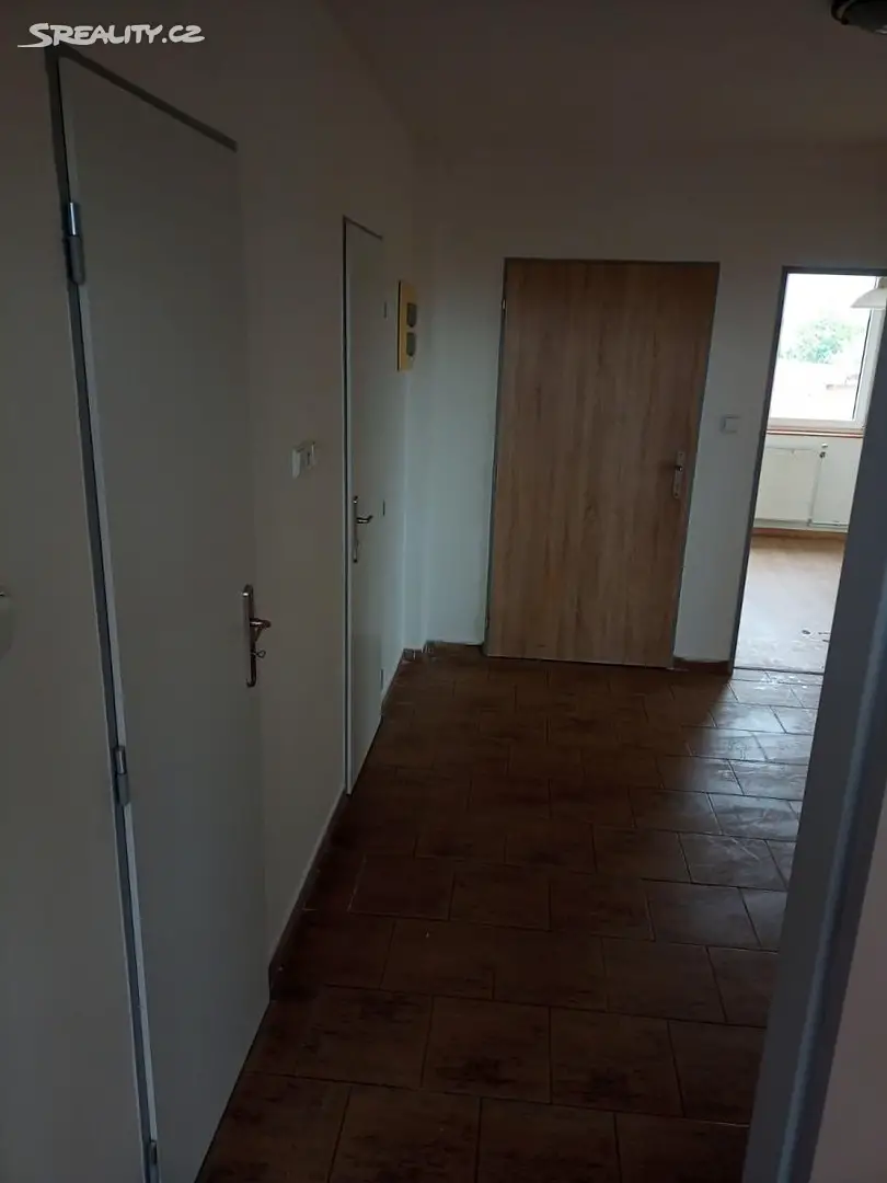 Pronájem bytu 4+1 80 m², Plaňany - Poboří, okres Kolín