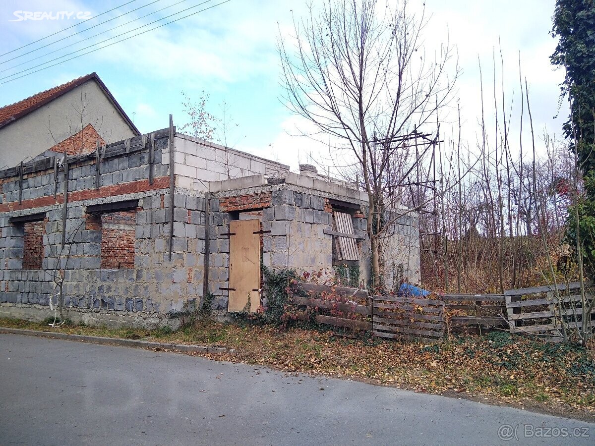 Prodej  stavebního pozemku 760 m², Loukov, okres Kroměříž