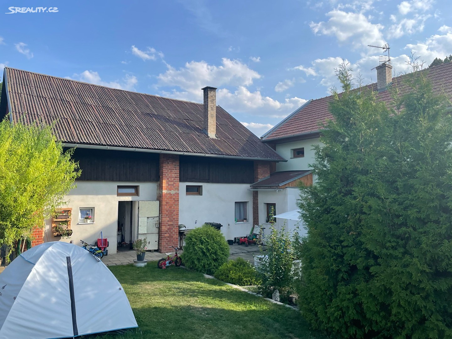 Prodej  rodinného domu 240 m², pozemek 13 000 m², Hněvotín, okres Olomouc