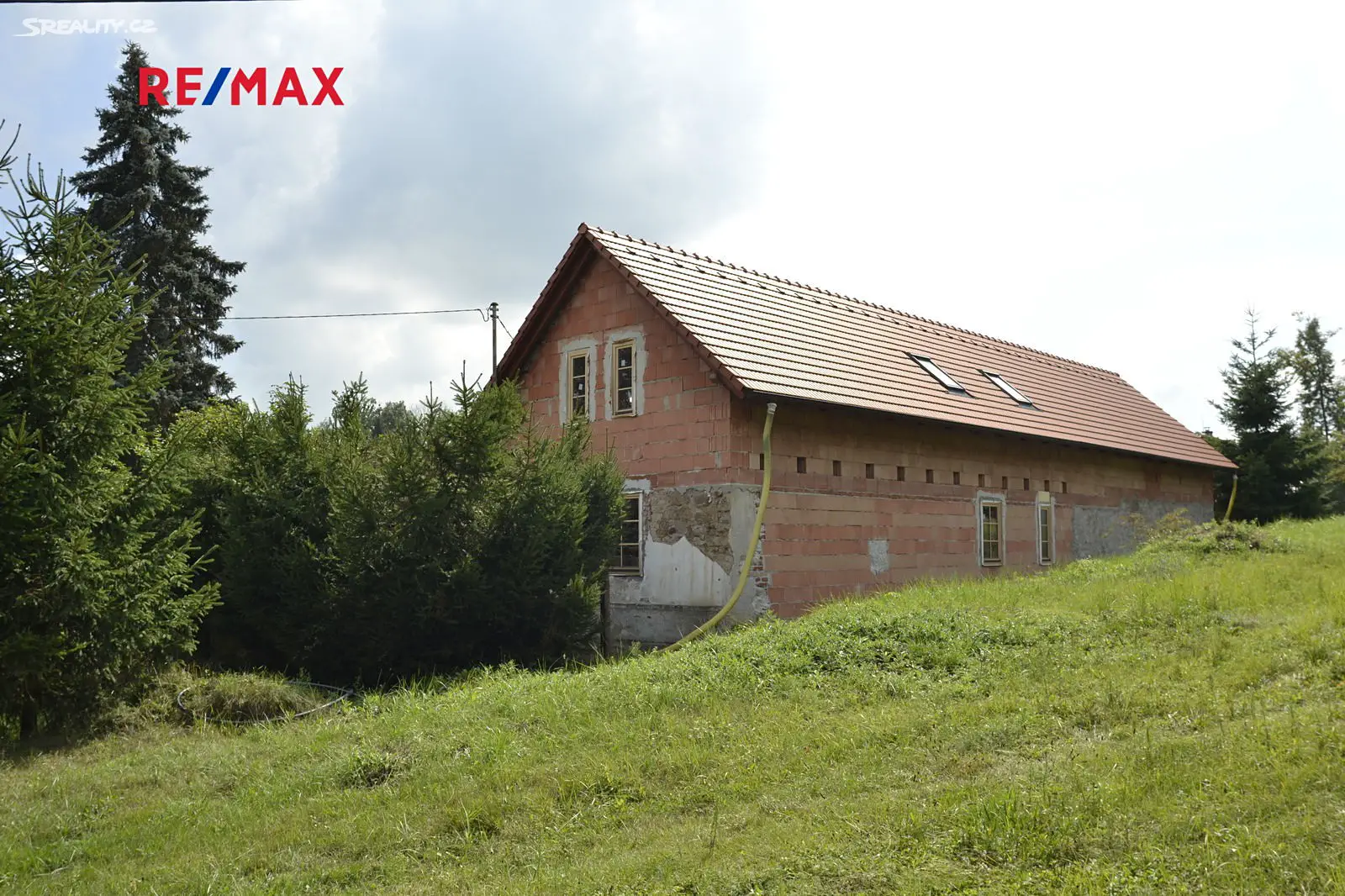 Prodej  rodinného domu 320 m², pozemek 1 075 m², Klučenice - Kamenice, okres Příbram