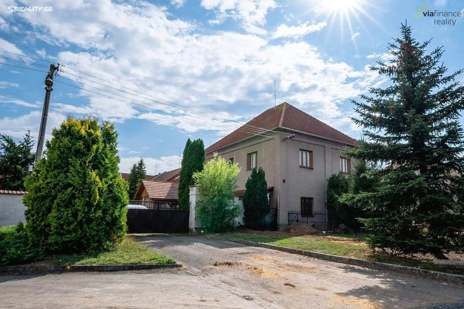 Prodej  rodinného domu 910 m², pozemek 1 845 m², Kočí, okres Chrudim