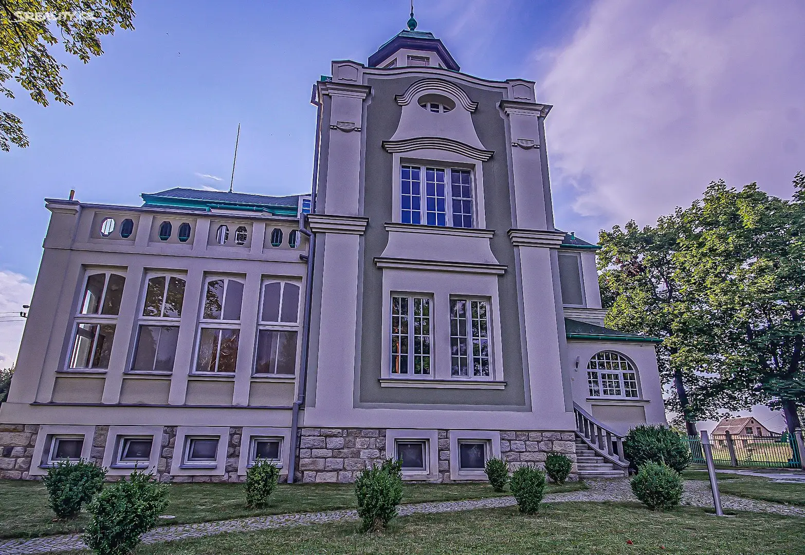 Prodej  vily 550 m², pozemek 10 897 m², Velká Kraš, okres Jeseník